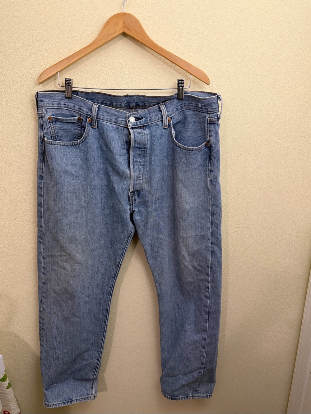 Vintage Levi’s Light Blue Men’s Straight-Leg Jeans